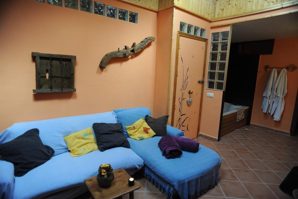 El Rincon De Monasterio Guest House Ruang foto