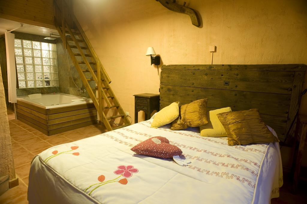 El Rincon De Monasterio Guest House Ruang foto