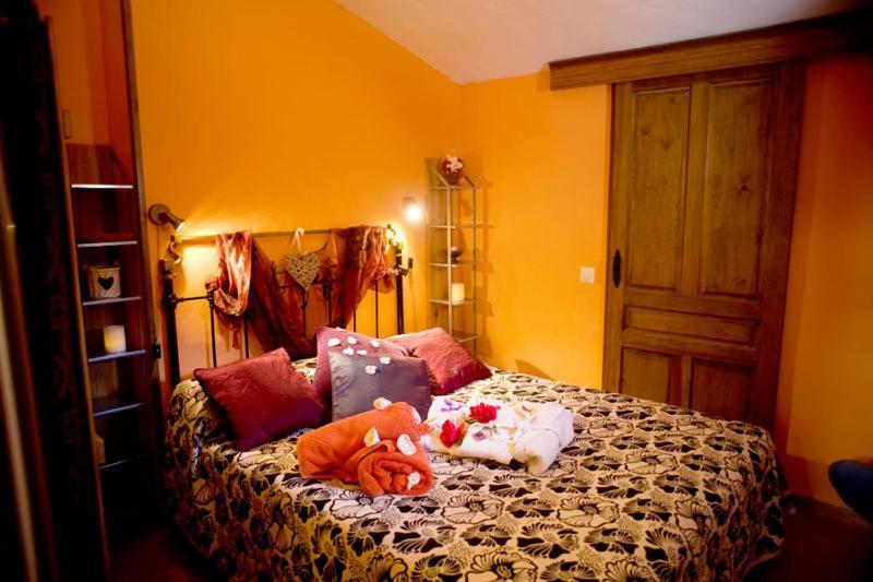 El Rincon De Monasterio Guest House Ruang foto